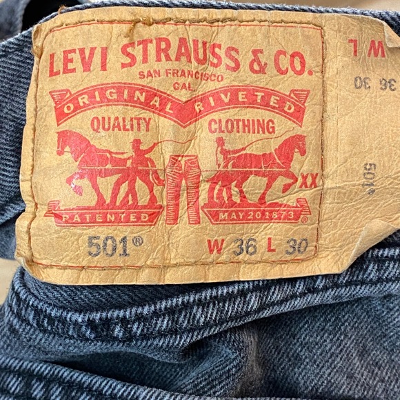 Levi's 501 Mens Jeans 36x30 Faded Black Wash Button Fly Straight Leg - Picture 3 of 10